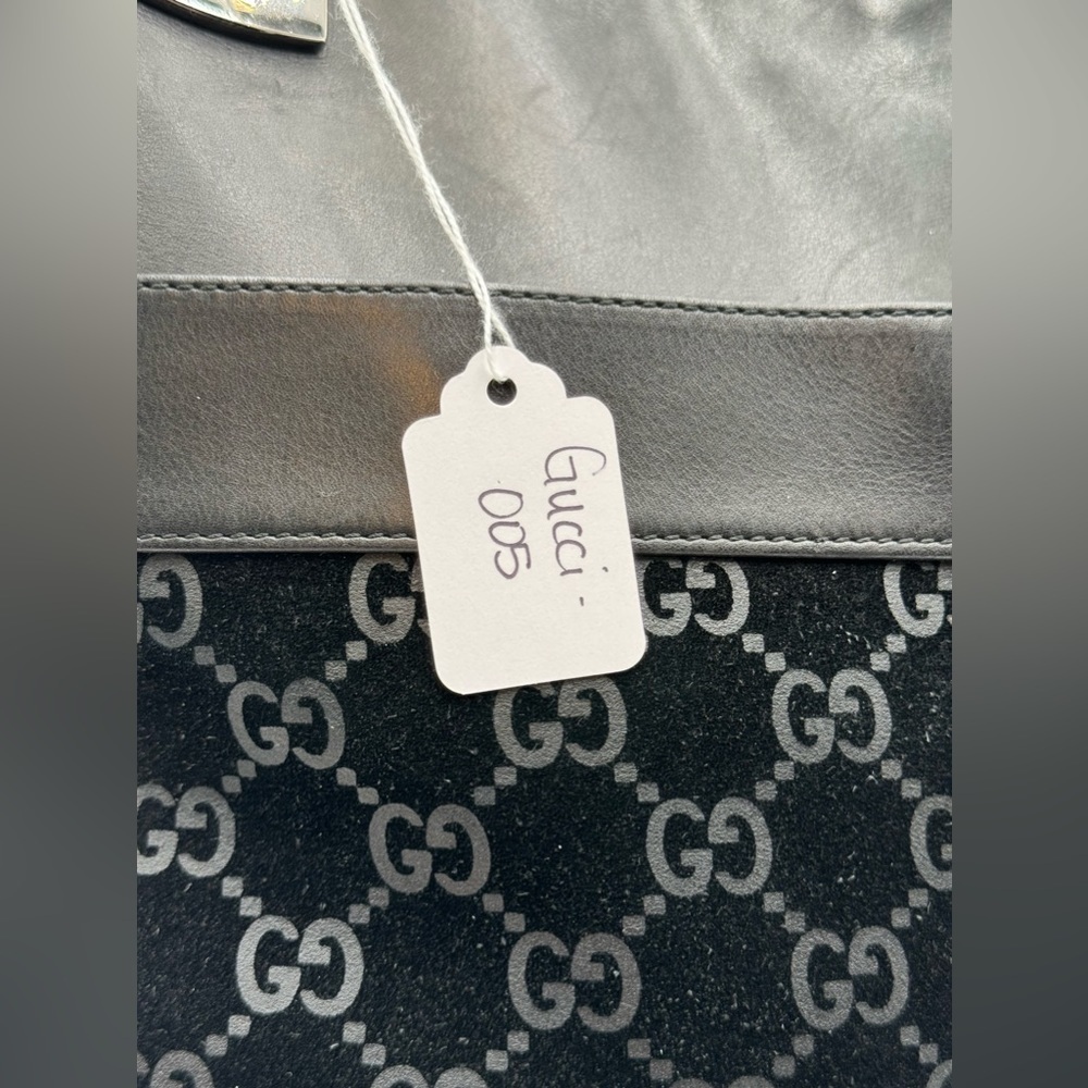 Gucci-Authentic-Guccisima Large Black Shoulder Bag Rare - Picture 16 of 16